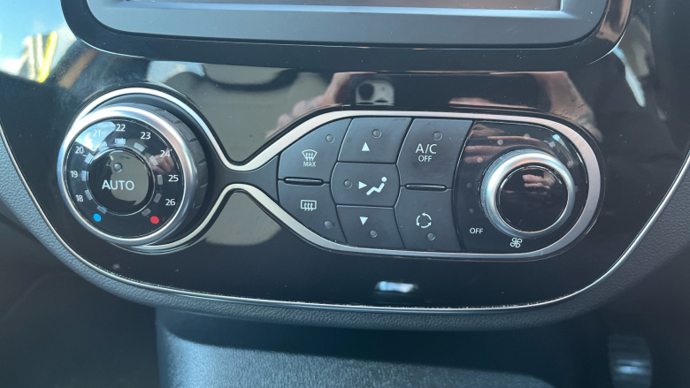 Renault Captur 0.9 TCE 90 Iconic 5dr Petrol Hatchback